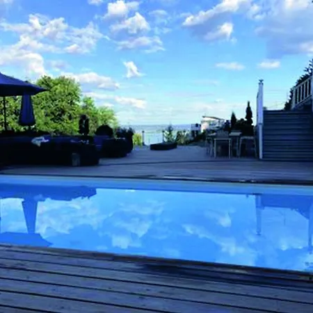 Luxury Family In Lovely Setting, Views